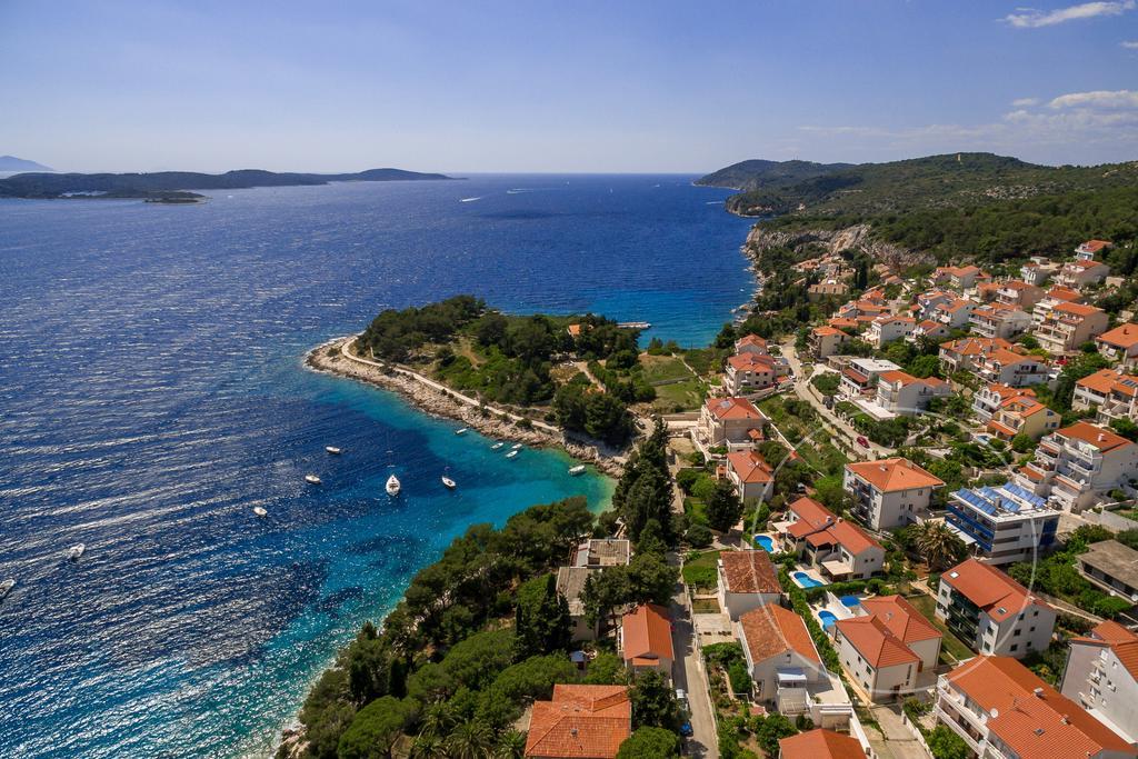 Pharia Hotel And Apartments - By The Beach Hvar Town Exterior foto