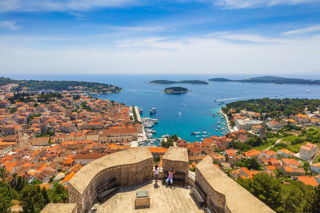 Pharia Hotel And Apartments - By The Beach Hvar Town Exterior foto